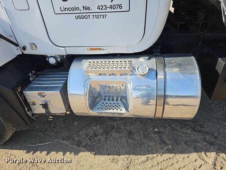 image for item IO9754 2001 Mack RD688S dump truck