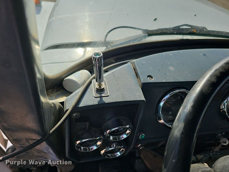 image for item IO9754 2001 Mack RD688S dump truck