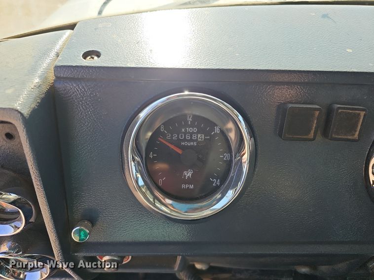 image for item IO9754 2001 Mack RD688S dump truck