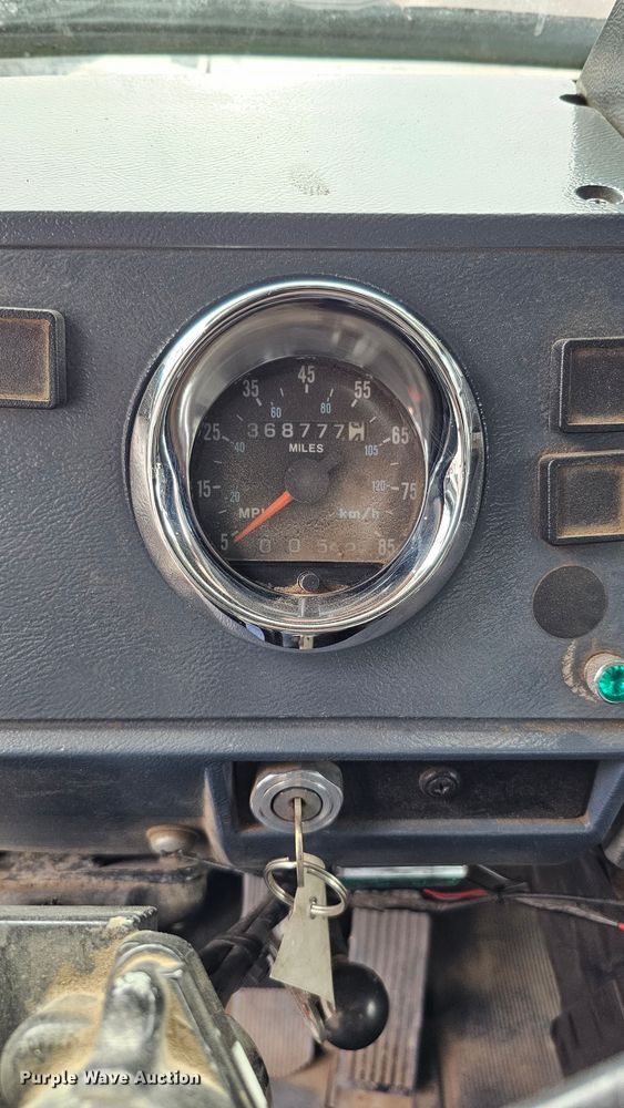 image for item IO9754 2001 Mack RD688S dump truck