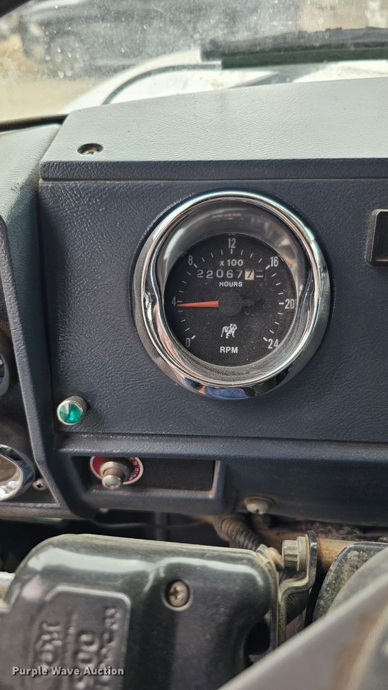 image for item IO9754 2001 Mack RD688S dump truck