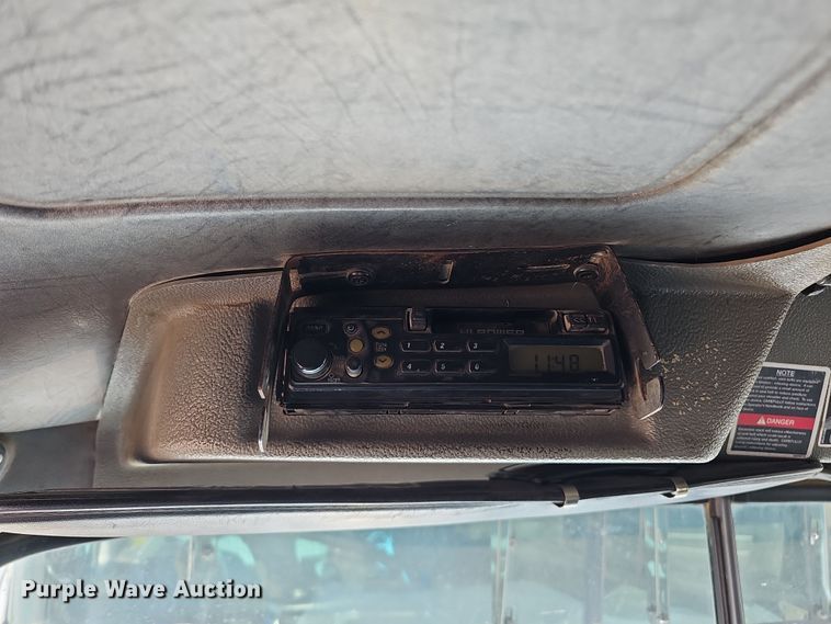 image for item IO9754 2001 Mack RD688S dump truck