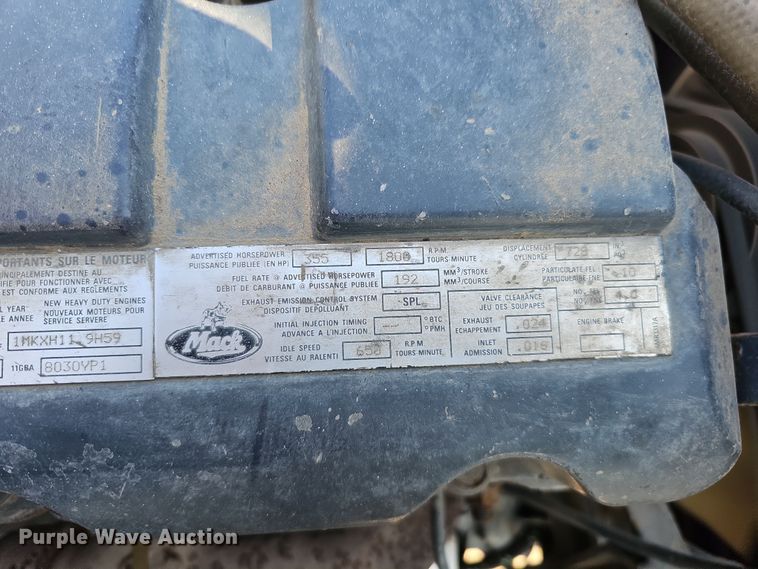 image for item IO9754 2001 Mack RD688S dump truck