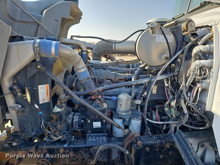 image for item IO9754 2001 Mack RD688S dump truck