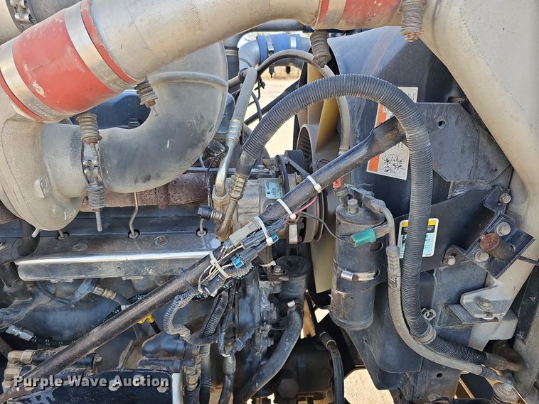 image for item IO9754 2001 Mack RD688S dump truck