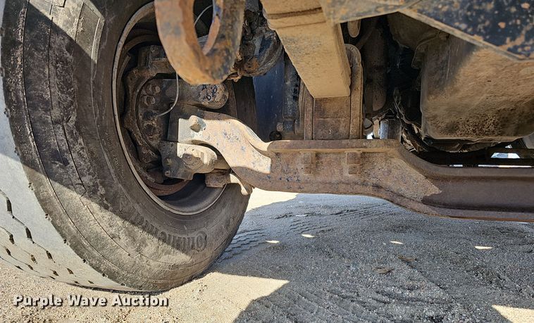 image for item IO9754 2001 Mack RD688S dump truck