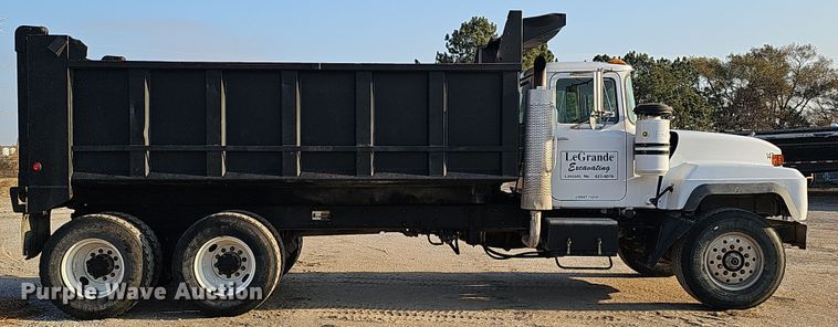 image for item IO9755 1999 Mack RD690S dump truck