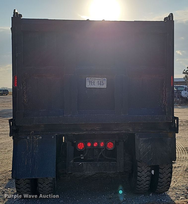 image for item IO9755 1999 Mack RD690S dump truck