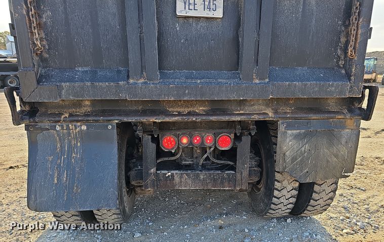 image for item IO9755 1999 Mack RD690S dump truck