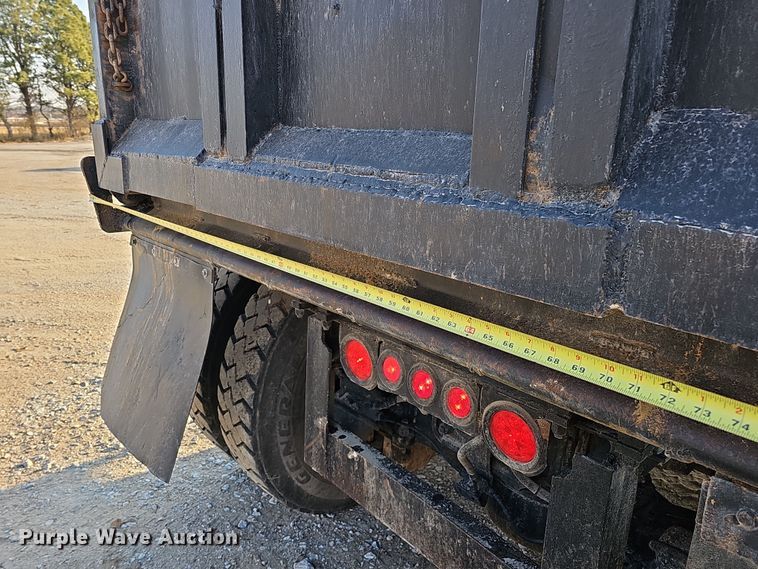 image for item IO9755 1999 Mack RD690S dump truck