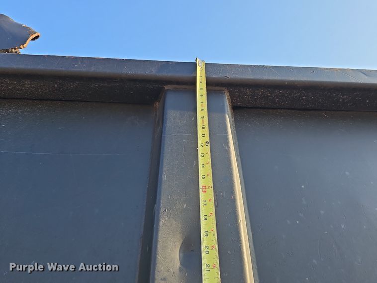 image for item IO9755 1999 Mack RD690S dump truck