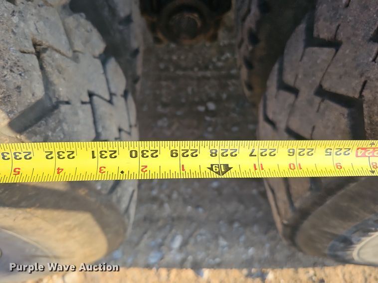 image for item IO9755 1999 Mack RD690S dump truck