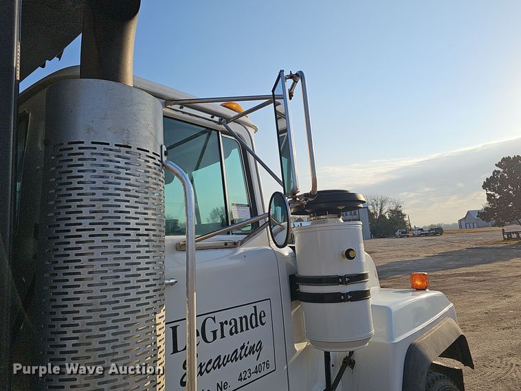 image for item IO9755 1999 Mack RD690S dump truck