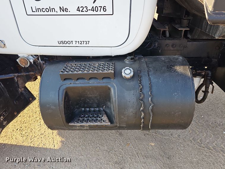 image for item IO9755 1999 Mack RD690S dump truck