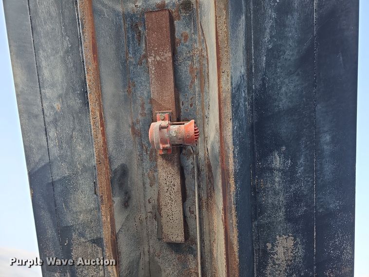 image for item IO9755 1999 Mack RD690S dump truck