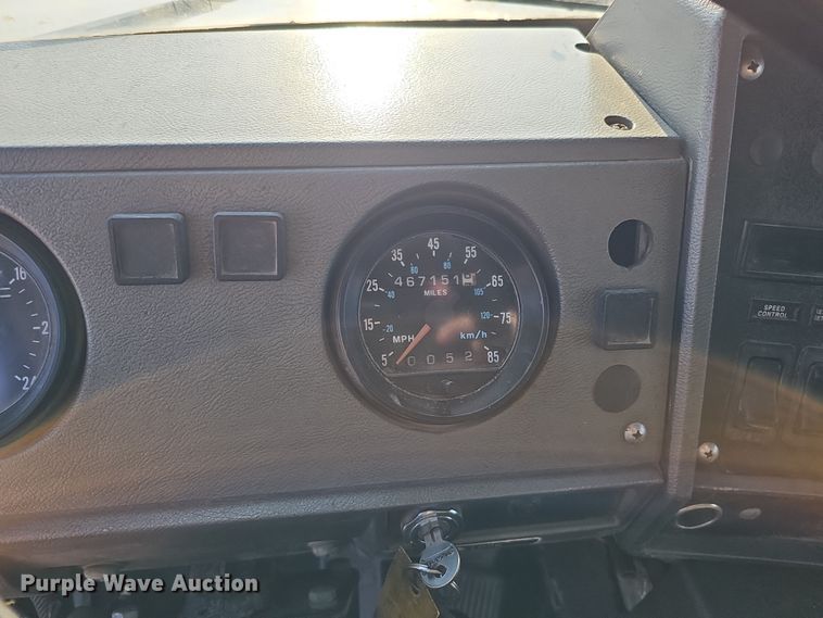 image for item IO9755 1999 Mack RD690S dump truck