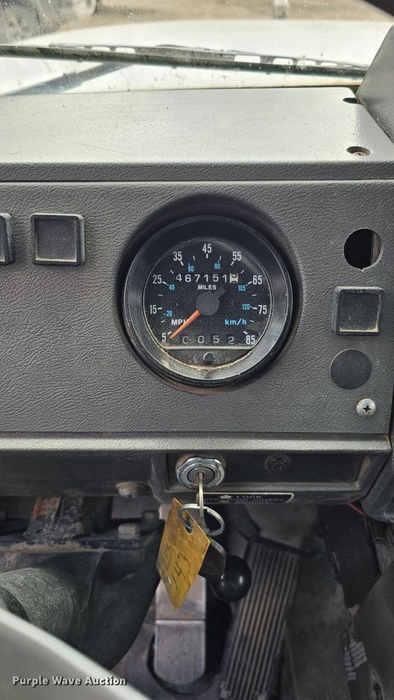 image for item IO9755 1999 Mack RD690S dump truck