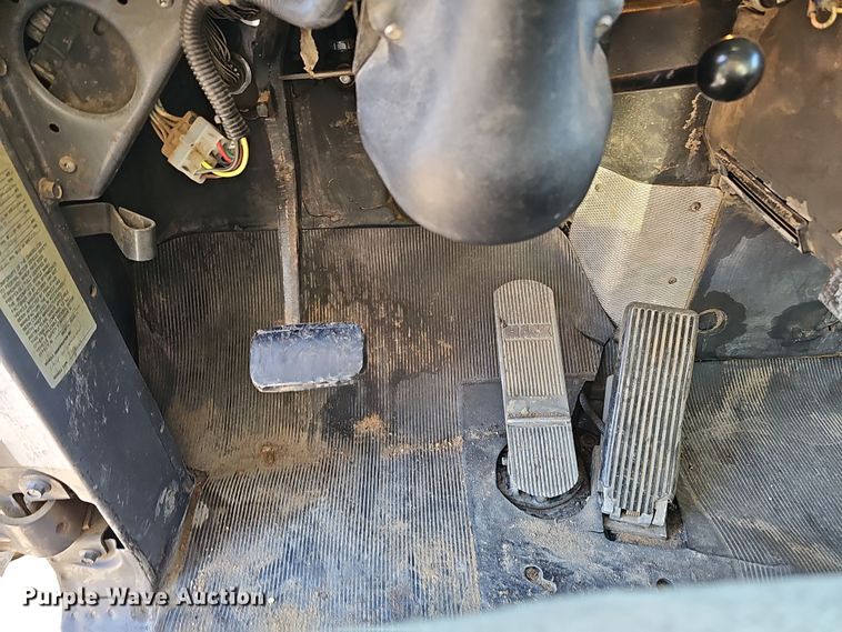 image for item IO9755 1999 Mack RD690S dump truck