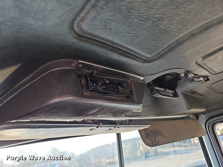 image for item IO9755 1999 Mack RD690S dump truck