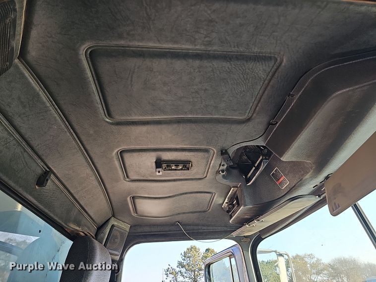 image for item IO9755 1999 Mack RD690S dump truck