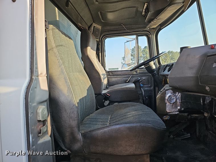 image for item IO9755 1999 Mack RD690S dump truck