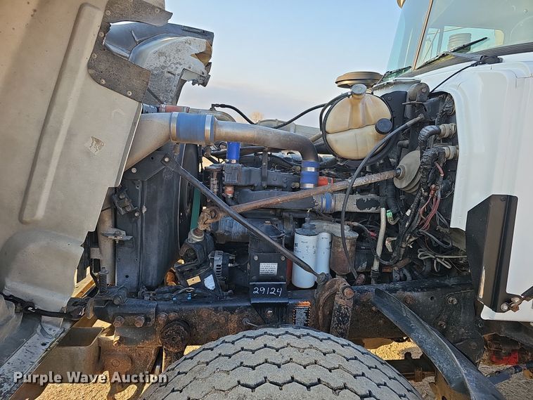 image for item IO9755 1999 Mack RD690S dump truck