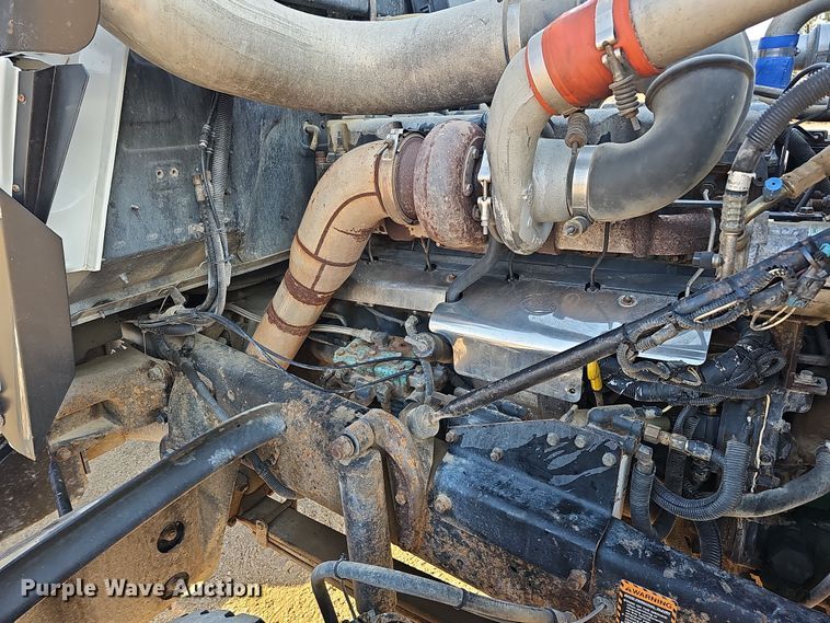 image for item IO9755 1999 Mack RD690S dump truck