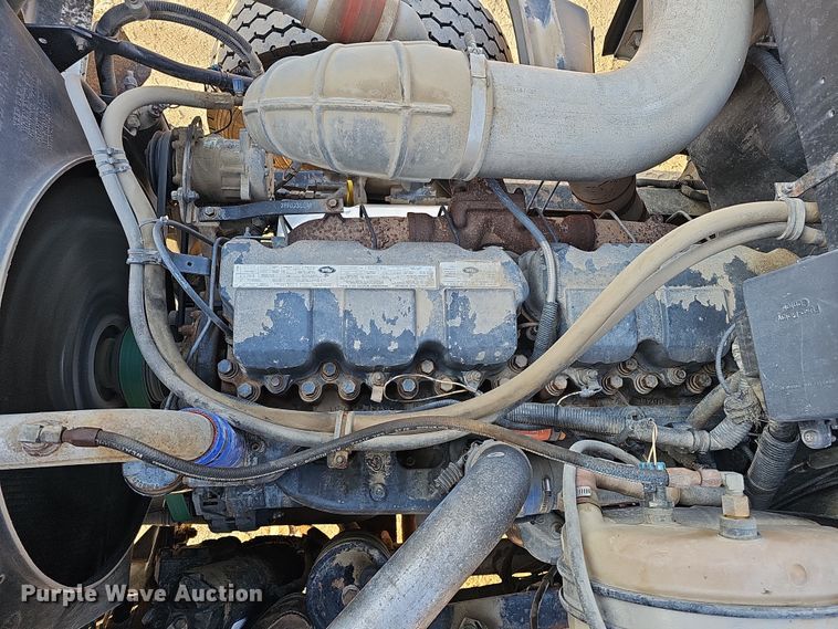 image for item IO9755 1999 Mack RD690S dump truck