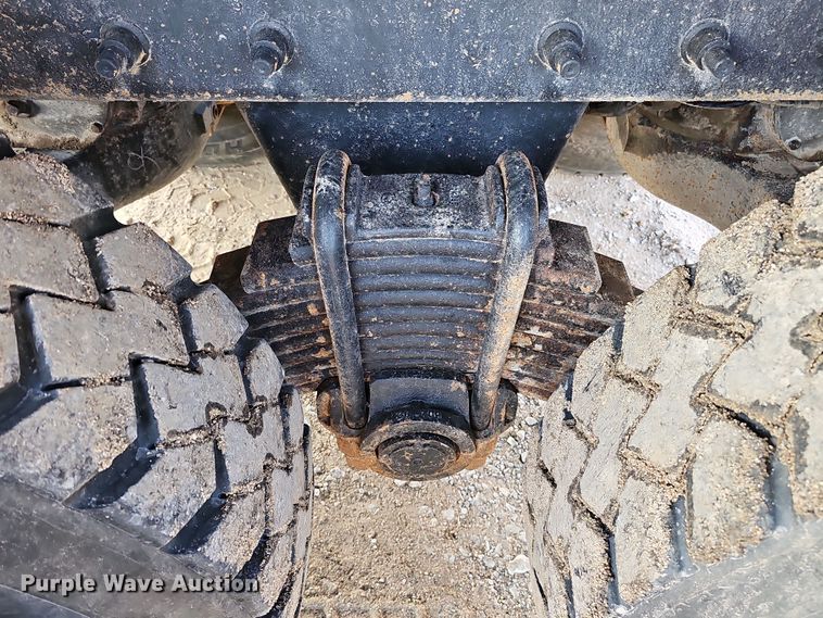 image for item IO9755 1999 Mack RD690S dump truck