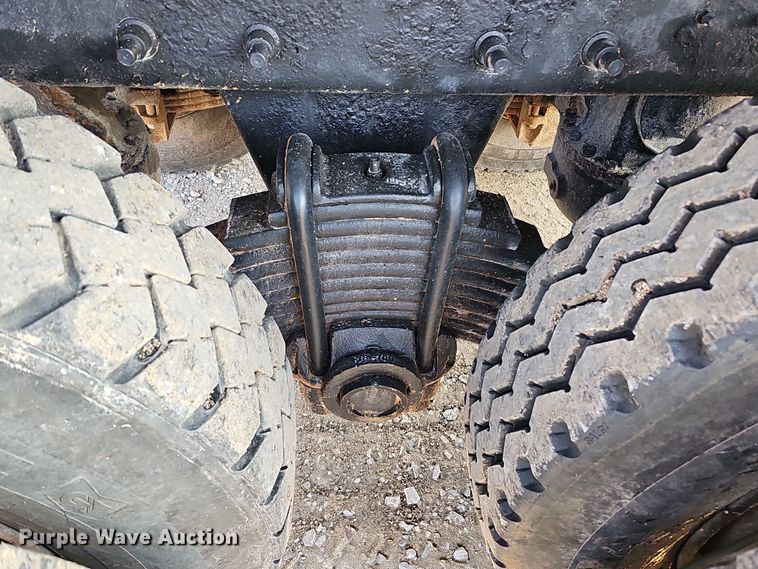 image for item IO9755 1999 Mack RD690S dump truck