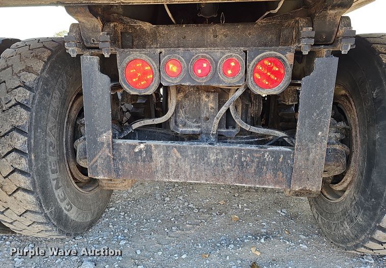 image for item IO9755 1999 Mack RD690S dump truck