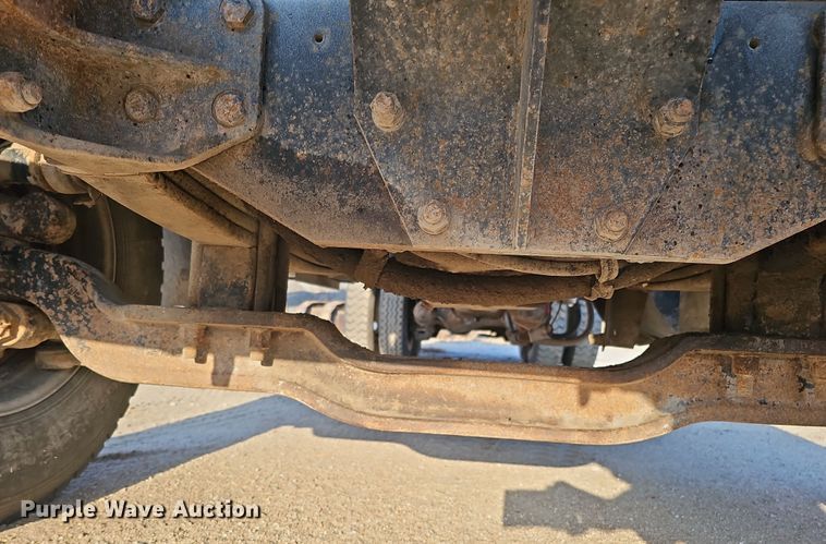 image for item IO9755 1999 Mack RD690S dump truck