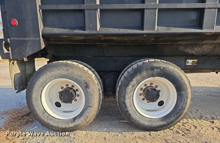 image for item IO9755 1999 Mack RD690S dump truck