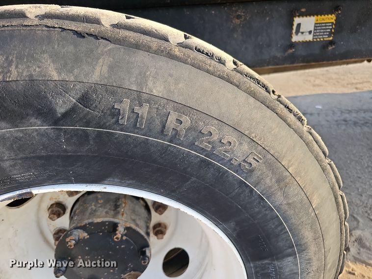 image for item IO9755 1999 Mack RD690S dump truck