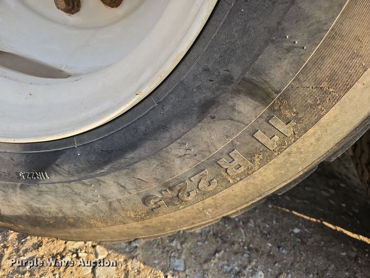 image for item IO9755 1999 Mack RD690S dump truck