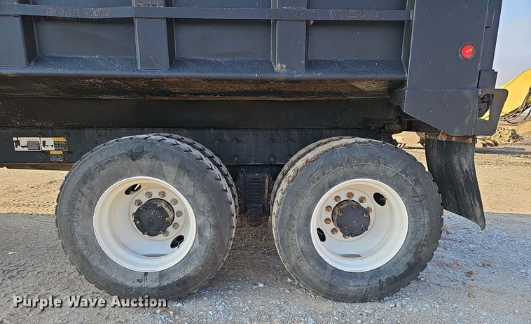 image for item IO9755 1999 Mack RD690S dump truck