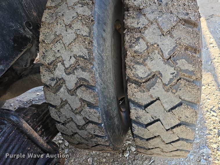 image for item IO9755 1999 Mack RD690S dump truck