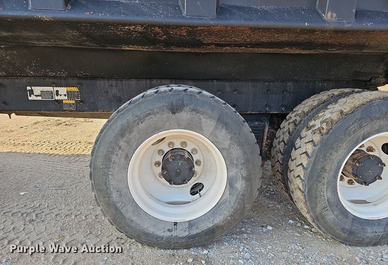 image for item IO9755 1999 Mack RD690S dump truck