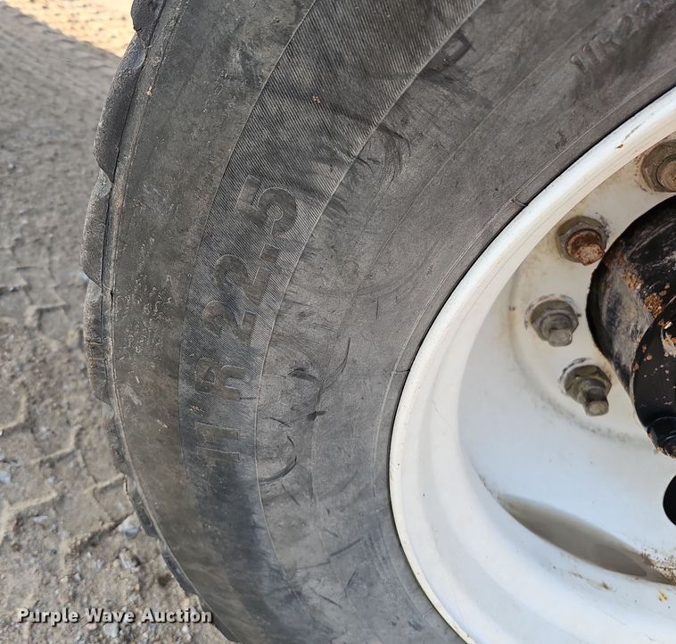 image for item IO9755 1999 Mack RD690S dump truck