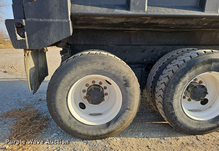 image for item IO9755 1999 Mack RD690S dump truck