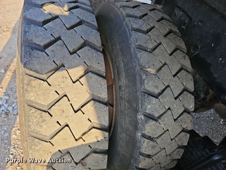 image for item IO9755 1999 Mack RD690S dump truck