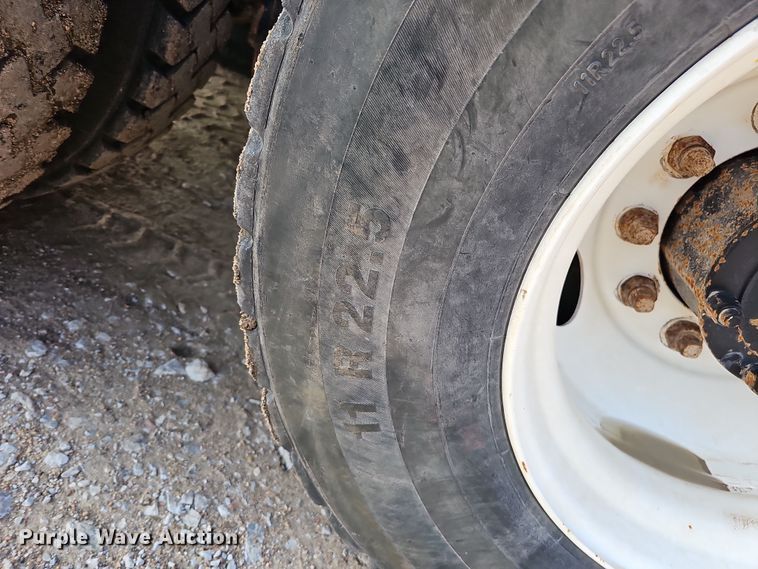 image for item IO9755 1999 Mack RD690S dump truck