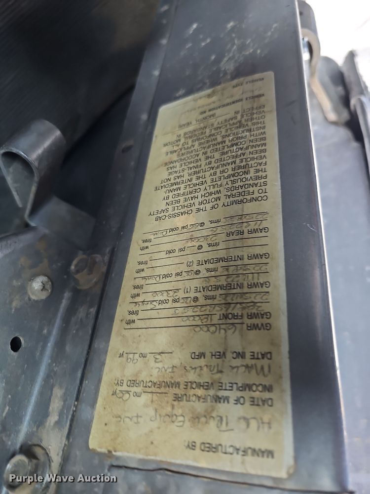 image for item IO9755 1999 Mack RD690S dump truck