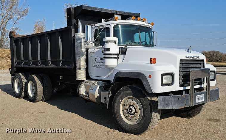 image for item IO9756 1997 Mack RD688S dump truck