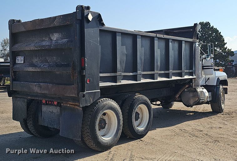 image for item IO9756 1997 Mack RD688S dump truck