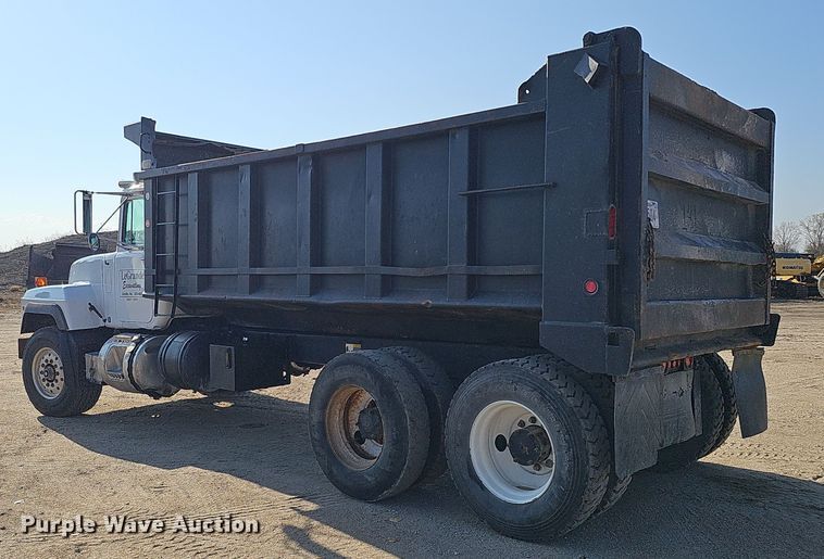 image for item IO9756 1997 Mack RD688S dump truck
