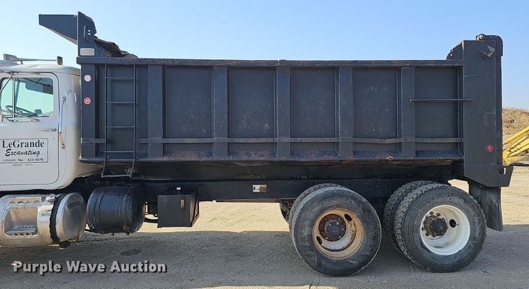image for item IO9756 1997 Mack RD688S dump truck
