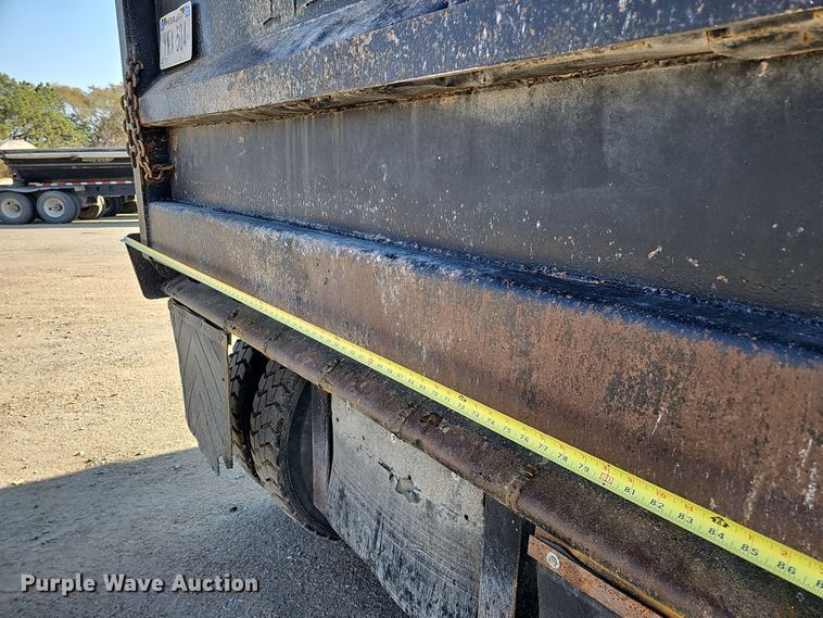 image for item IO9756 1997 Mack RD688S dump truck