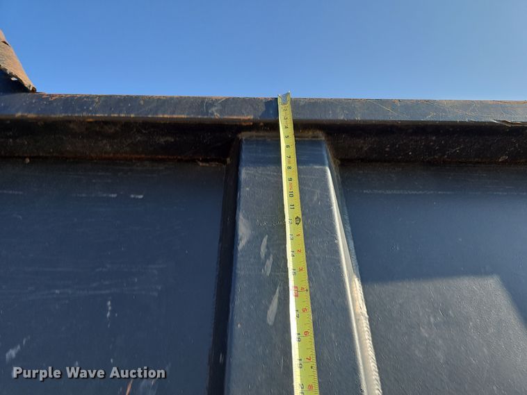 image for item IO9756 1997 Mack RD688S dump truck