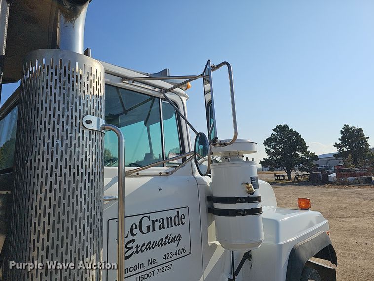 image for item IO9756 1997 Mack RD688S dump truck